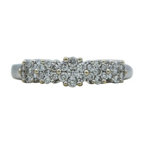 18K White Gold Diamond 0.76 ctw Floral Cluster Band Ring