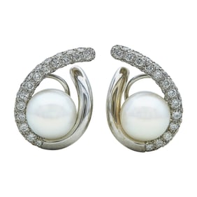 Rosa Bisbe 18K White Gold Akoya Pearl and Diamond Earrings