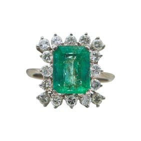 18K White Gold Emerald and Diamond Cluster Ring