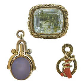 Antique 14K/18K Yellow Gold Agate and Bloodstone Watch Winder, Quartz Fob, and Coral Charm Lot