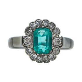 14K White Gold, Emerald, and Diamond Cluster Ring