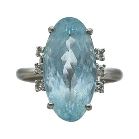 18K White Gold Aquamarine and Diamond Ring