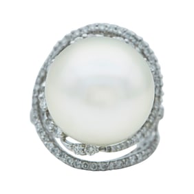 18K White Gold South Sea Pearl and Diamond Ring