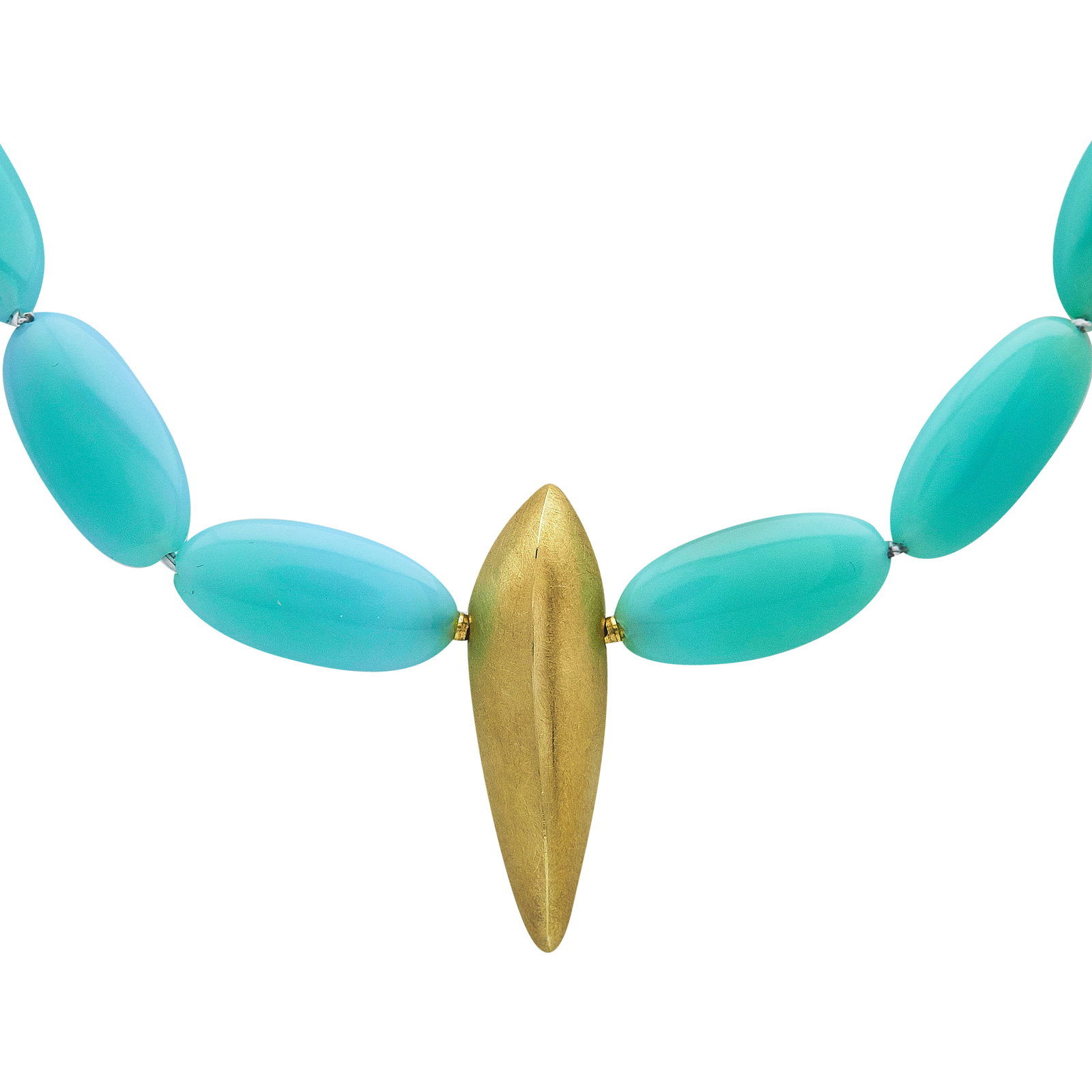 18K Yellow Gold And Chalcedony Beaded Necklace, 20 Inches: METAL: 18K Yellow Gold; GEMSTONES: 20 Chalcedony beads measuring approx. 25mm in length, 12mm in width; STAMPED: Au750; CONDITION: Pre-owned, Good; ITEM WEIGHT (GRAMS): 70.4 g; MEASUREMENTS: Necklace