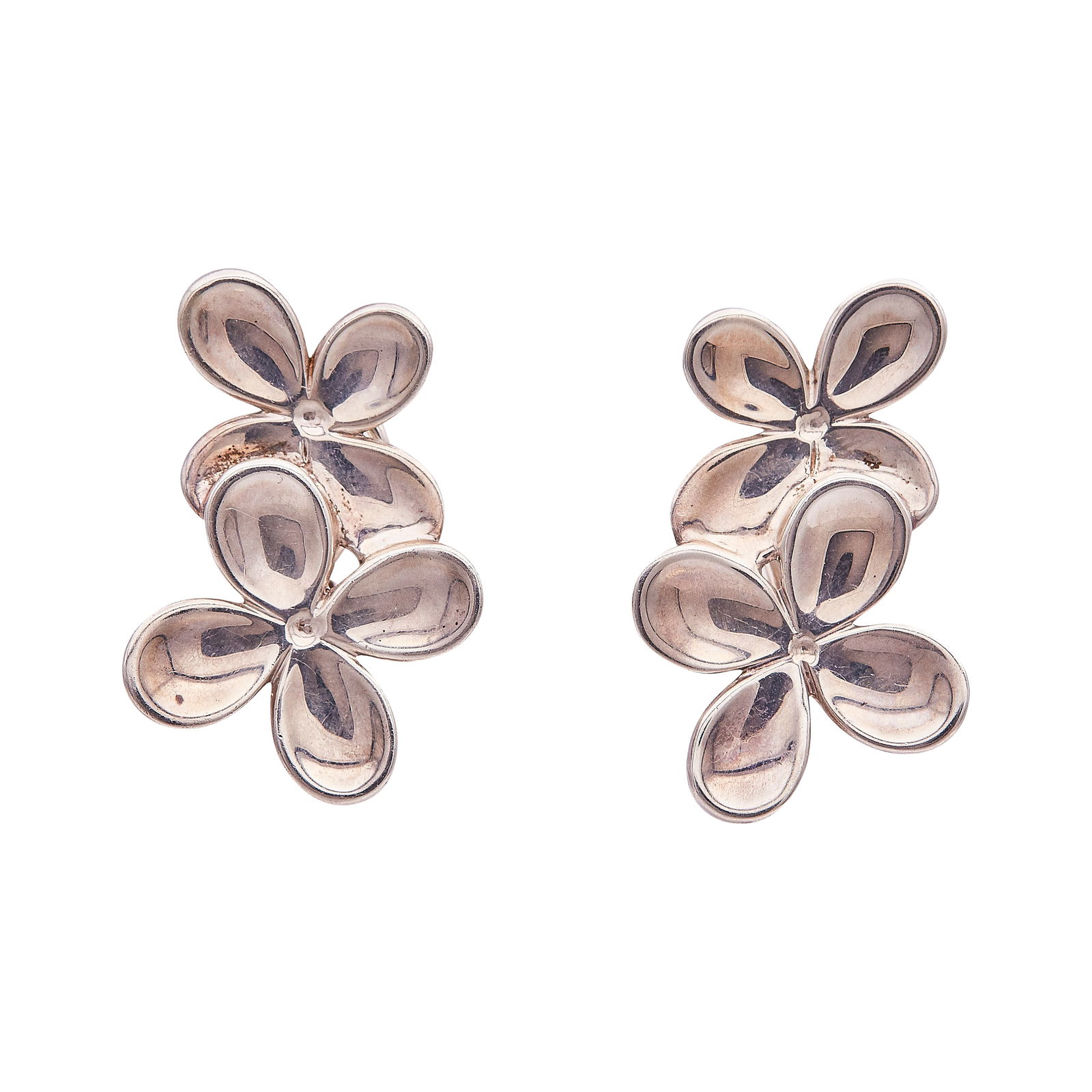 Angela Cummings Sterling Silver Flower Earrings: BRAND: Angela Cummings; METAL: Sterling Silver; STAMPED: © 1987, Cummings, Sterling; CONDITION: Pre-owned, Very Good; ITEM WEIGHT (GRAMS): 13.93 g; MEASUREMENTS: Earrings 1 1/4 inch long; ADDITIONAL