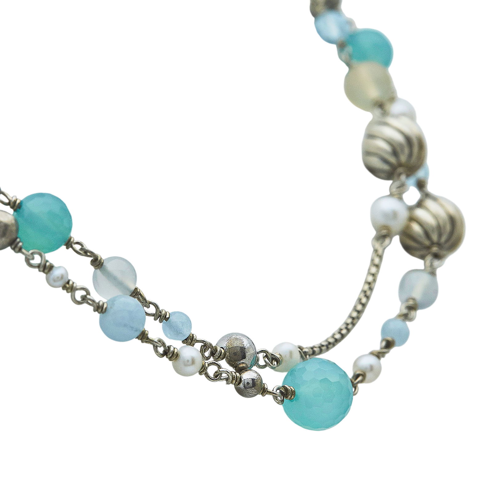 David Yurman Venetian Quatrefoil Sterling Silver Blue Topaz and Chalcedony Necklace: BRAND: David Yurman; COLLECTION: Venetian Quatrefoil; METAL: Sterling Silver; GEMSTONES: Topaz, Chalcedony; STAMPED: © D.Y., 925; CONDITION: Pre-owned, Very Good; ITEM WEIGHT (GRAMS): 39.4 g; MEASURE