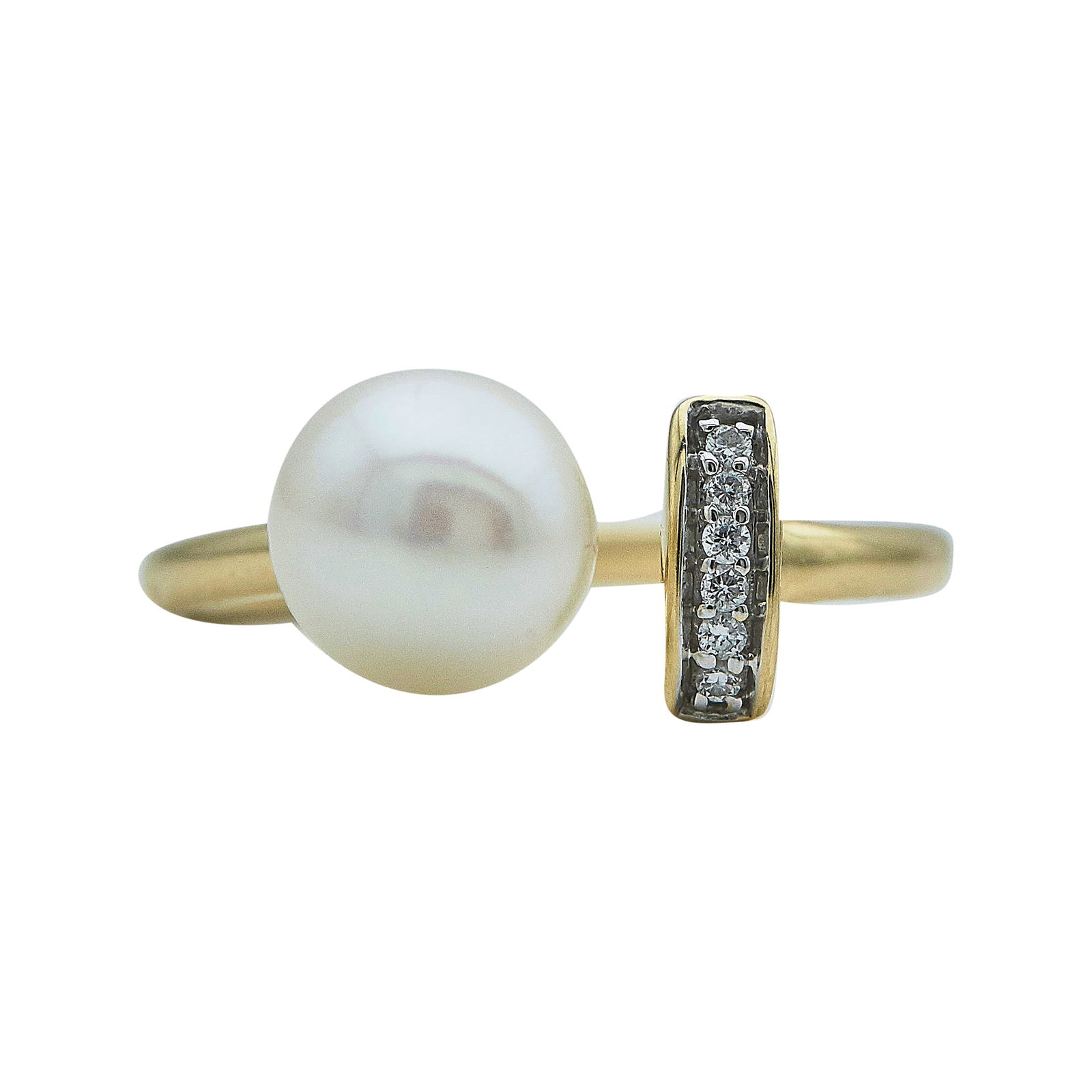 14K Yellow Gold Cultured Pearl and Diamond Ring: METAL: 14K Yellow Gold; APPROXIMATE TOTAL DIAMOND WEIGHT: 0.03 ctw; GEMSTONES: Cultured Pearl approx. 7.50mm in diameter; STAMPED: M, 14K; CONDITION: Pre-owned, Very Good; ITEM WEIGHT (GRAMS): 2.6 g;