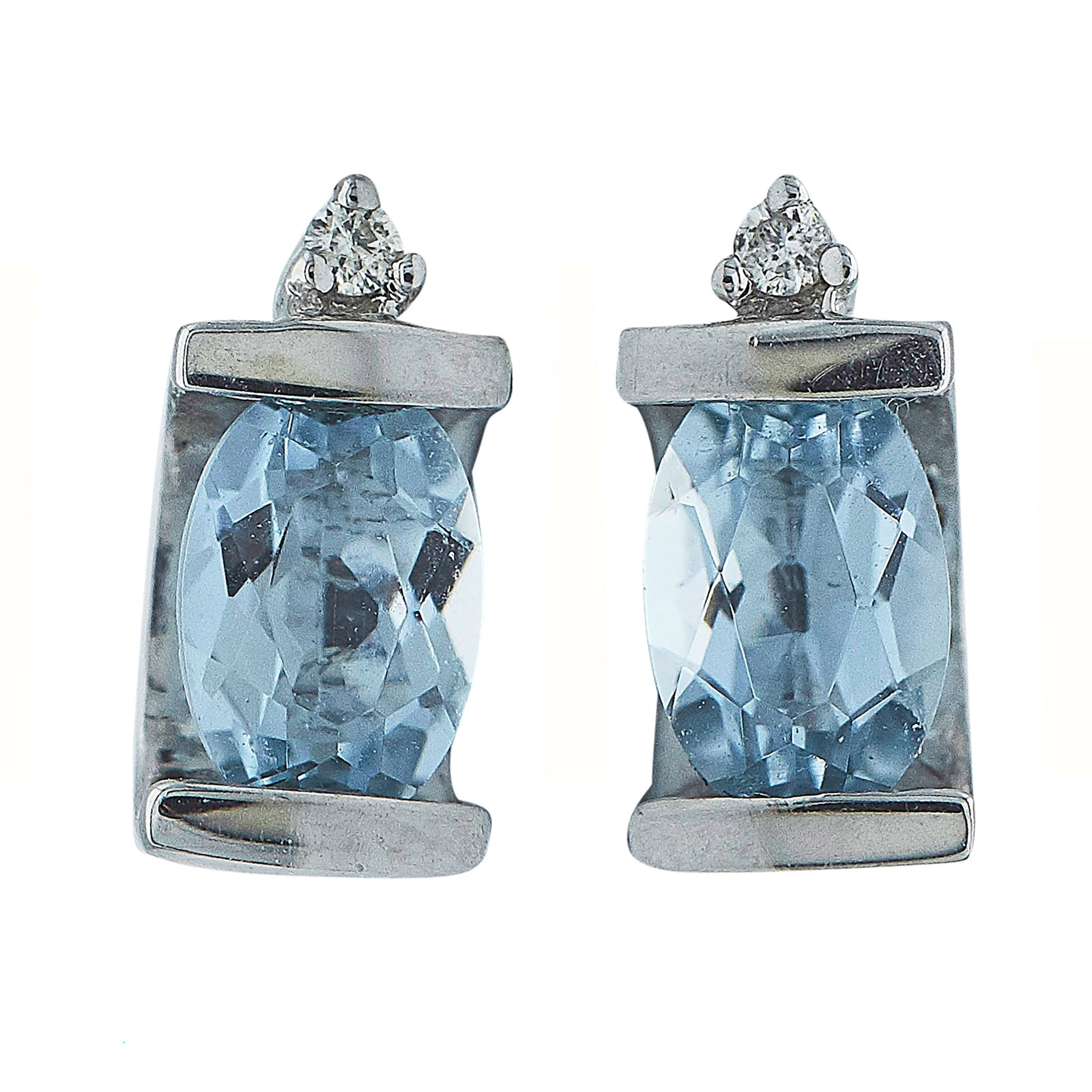 18K White Gold Aquamarine and Diamond Stud Earrings: BRAND: H. Stern; APPROXIMATE TOTAL DIAMOND WEIGHT: 0.01 ctw; GEMSTONES: Aquamarine; STAMPED: 750; CONDITION: Pre-owned, Very Good; ITEM WEIGHT (GRAMS): 1.5 g; MEASUREMENTS: Earrings 3/8 inch long x 1/