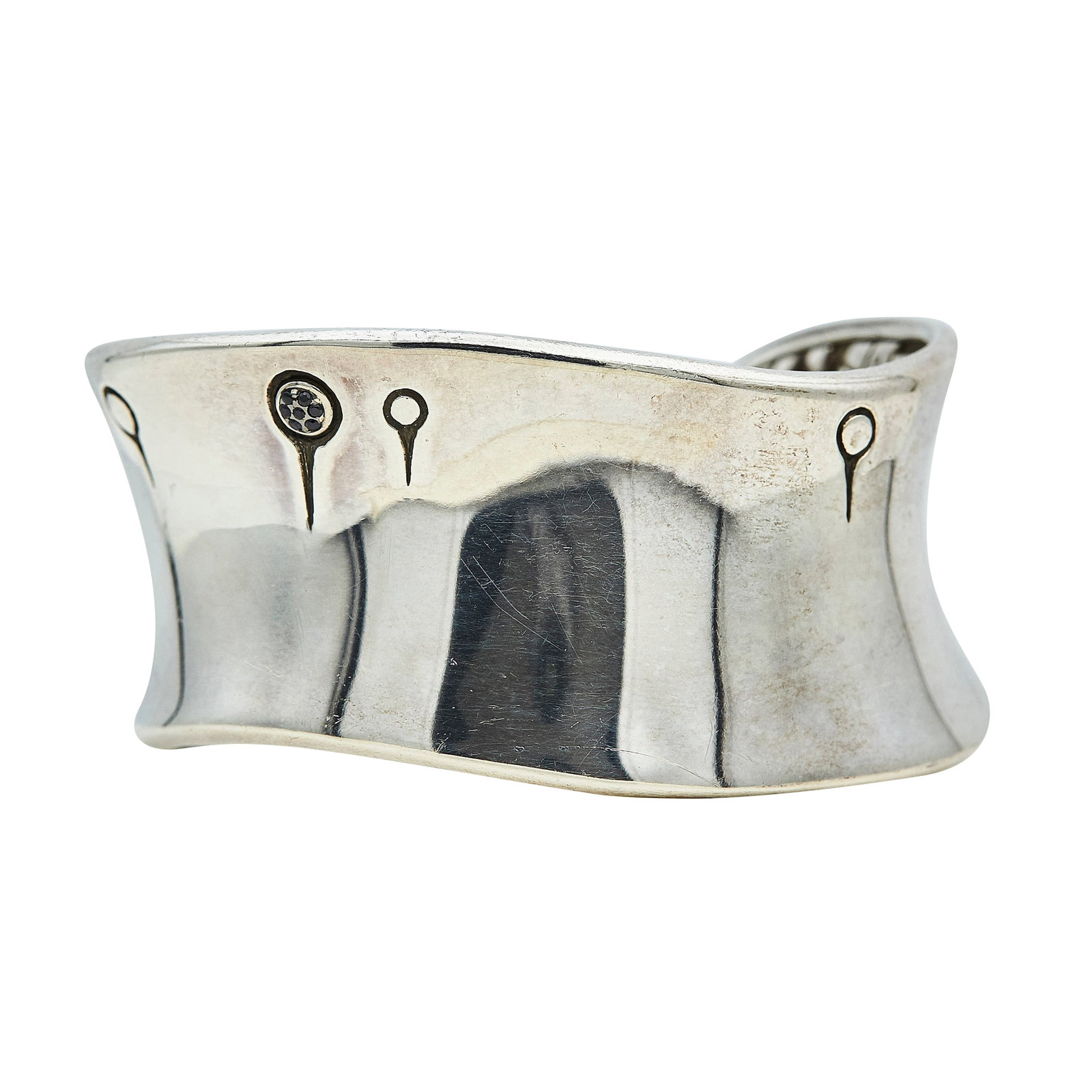 John Hardy Sterling Silver and Black Stone Cuff Bracelet: BRAND: John Hardy; METAL: Sterling Silver; GEMSTONES: Black Stone; STAMPED: 925, M, Maker's mark, 5 Bamboos, John Hardy; CONDITION: Pre-owned, Very Good; ITEM WEIGHT (GRAMS): 82.9 g; MEASUREMENTS: Bra