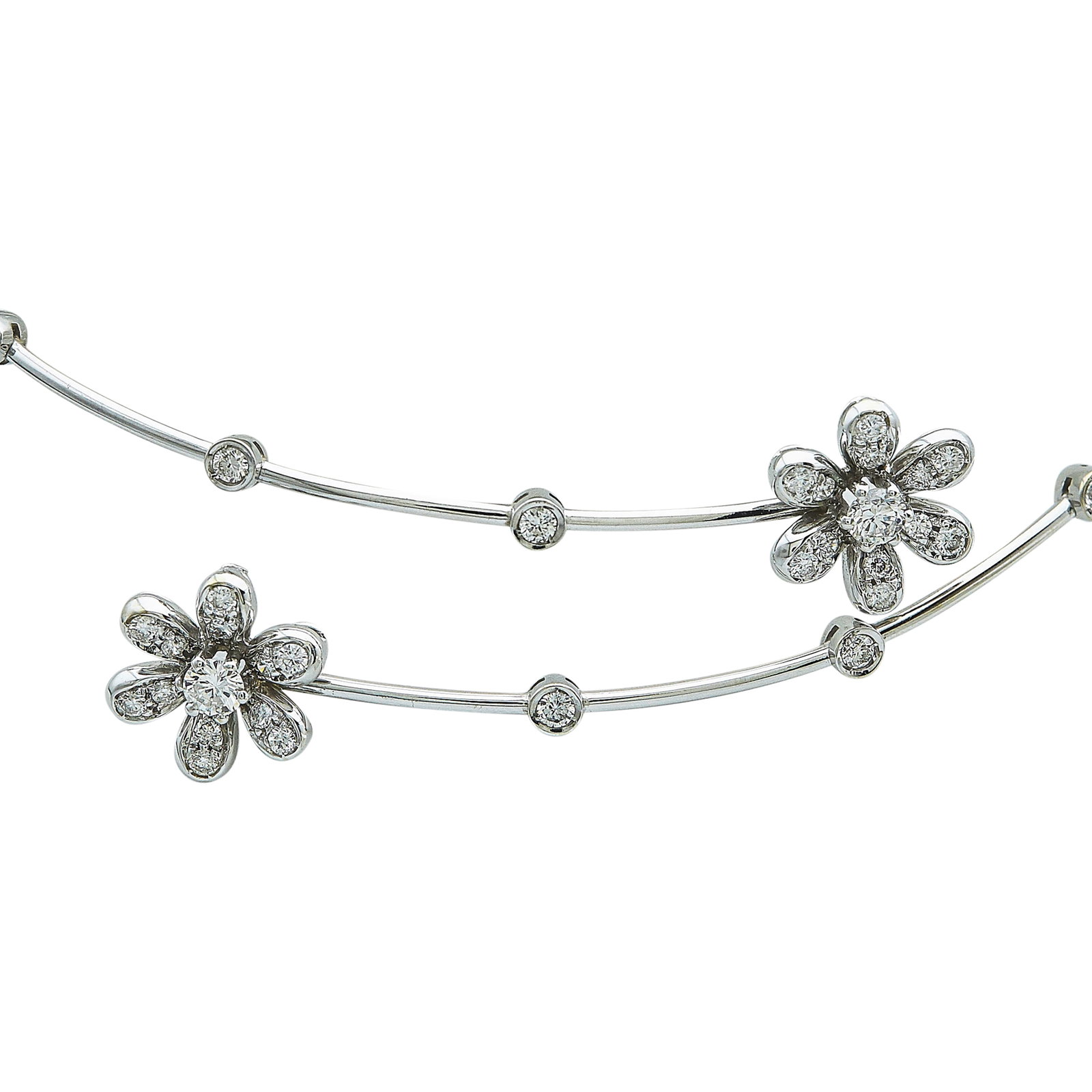 18K White Gold and Diamond Flower Wire Chocker Necklace: METAL: 18K White Gold; APPROXIMATE TOTAL DIAMOND WEIGHT: 1.65 ctw; STAMPED: 750, Italy; CONDITION: Pre-owned, Very Good; ITEM WEIGHT (GRAMS): 15 g; MEASUREMENTS: Necklace inner circumference approx. 1