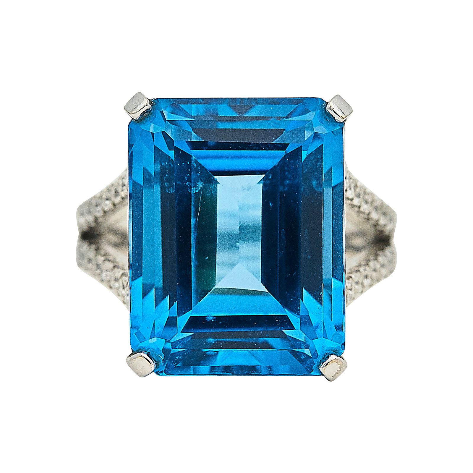 18K White Gold, Blue Topaz, and Diamond Ring: METAL: 18K White Gold; APPROXIMATE TOTAL DIAMOND WEIGHT: 0.43 ctw; GEMSTONES: Topaz approx. 26.24 carats, Weight estimated by formula; STAMPED: Au750, 26.423ct, d0.430ct; CONDITION: Pre-owned, Very Go