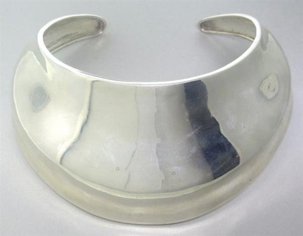 Robert Lee Morris Wide Sterling Collar Necklace: Vintage Robert Lee Morris sterling collar necklace(not signed) measurements 85mm inside diameter,from top to bottom of cuff 75mm, weight 136.8 gms