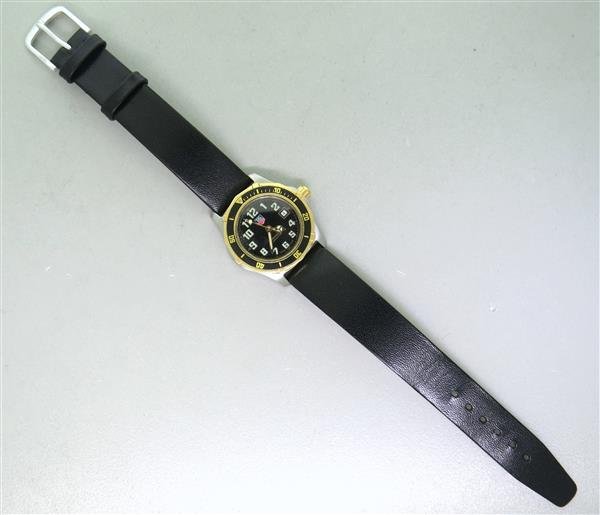 Tag Heuer Professional Steel Ladies Watch: Stainless steel case 30mm x 27mm without lugs. Date at 3 o'clock. quartz movement
