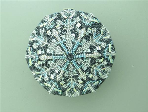 Judith Leiber Crystal Snowflake Minaudiere Clutch Purse: Comes with Judith Leiber box,dust bag. Excellent condition.Designer: Judith LeiberStyle: Clutch, Evening Bag Dimensions: clutch is 4" x 4 1/4" x 1 3/4" . Chain Strap - 11 1/2""