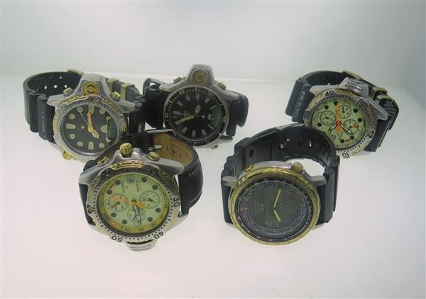 Lot of 5 Citizen Watches: Lot of 5 Citizen watches. Functions - 2 watches - 3 reg. chronographs, 3 watches - digital window. None checked for working order and functionality