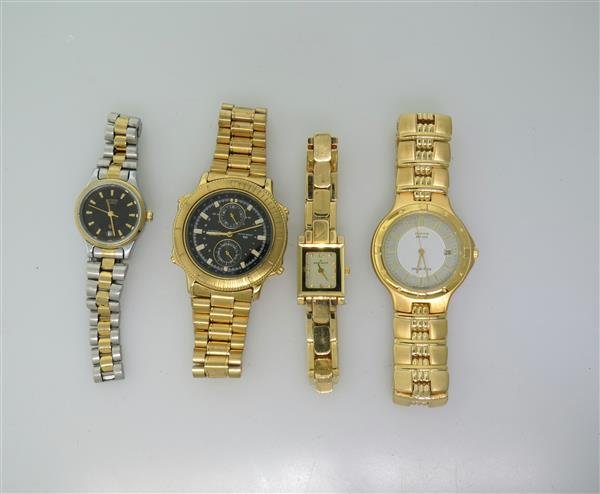 Lot of Four Citizen Watches: Lot of Four Citizen Watches, Two Mens and Two Ladies. Quartz Movement. None Are Running. Bracelet Broken On One Ladies Watch.