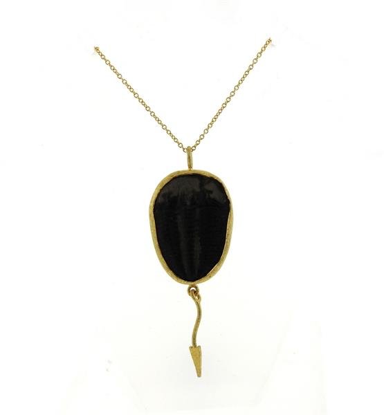18K Gold Trilobite Fossil Pendant Necklace (1 of 4)