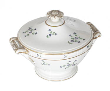 VINOVO PORCELAIN: Soup tureen, with floral decoration