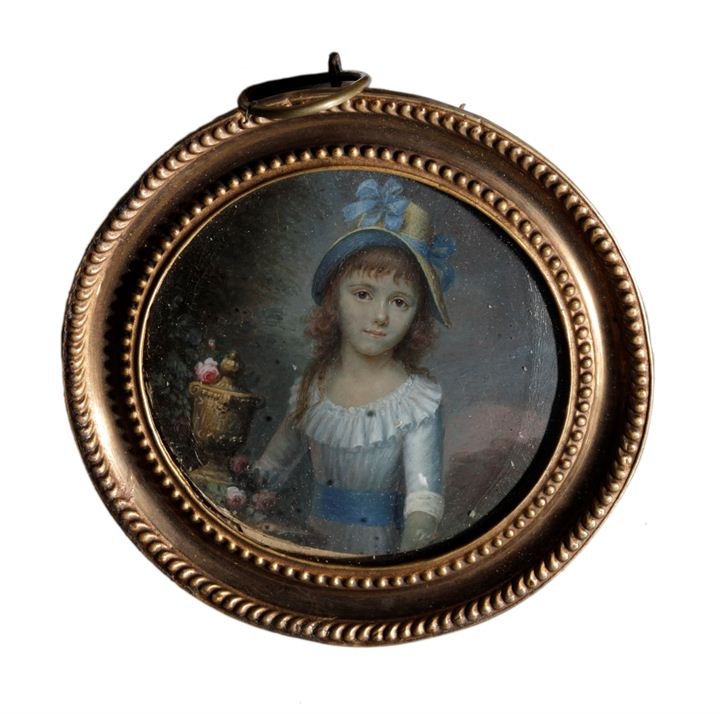 MINIATURE: A miniature on ivory representing Giulia Gromis, Count Vittorio Arborio Mella bride, mid-XIX century Diam. mm 65