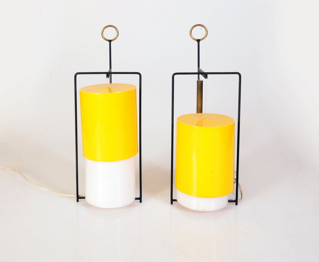 Couple of desk lamps: Couple of desk lamps with structure of black lacquered metal, brass and two-coloured perspex, attributed to Arredoluce, 1950's.