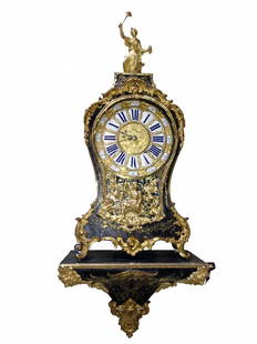 Pendulum clock: Extraordinary Cartel pendulum clock, Boulle case with golden bronze decorations, with bell for hours and half hours, France, XVIII century, H cm 120