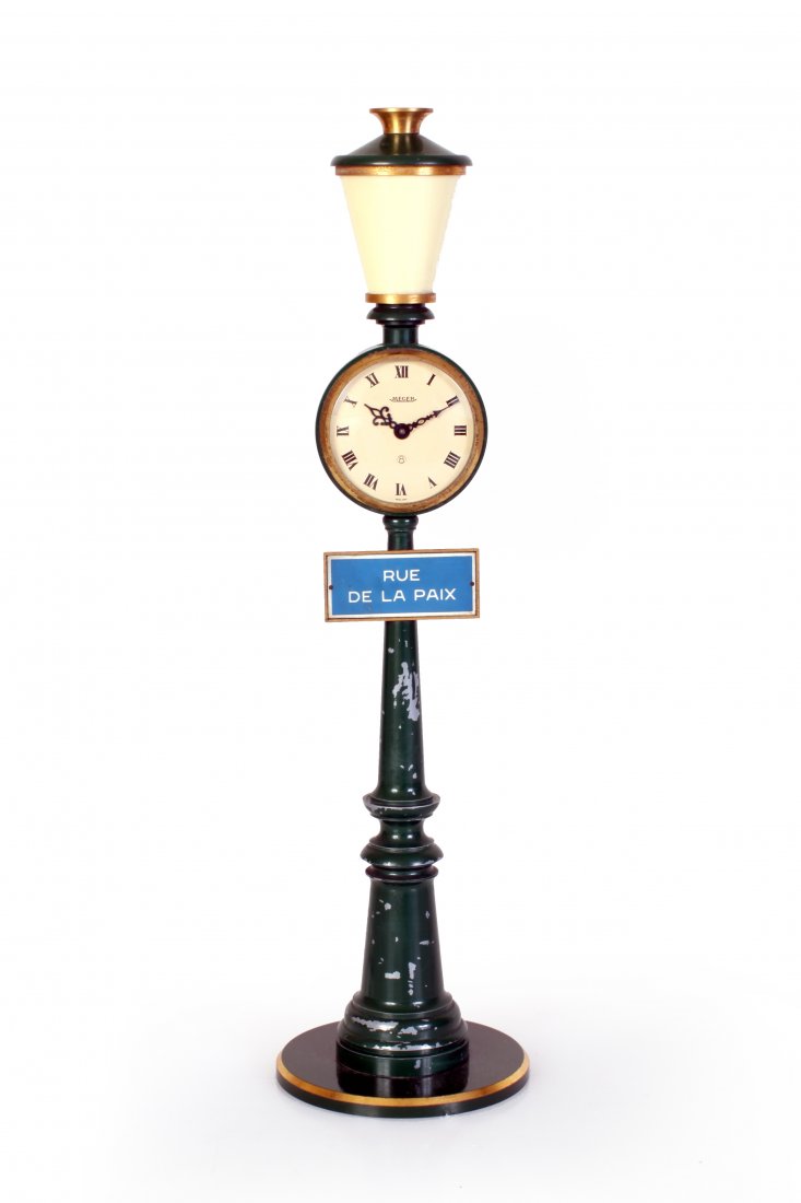 Le Coultre: Rue de la Paix desk clock in varnished steel, 28cm