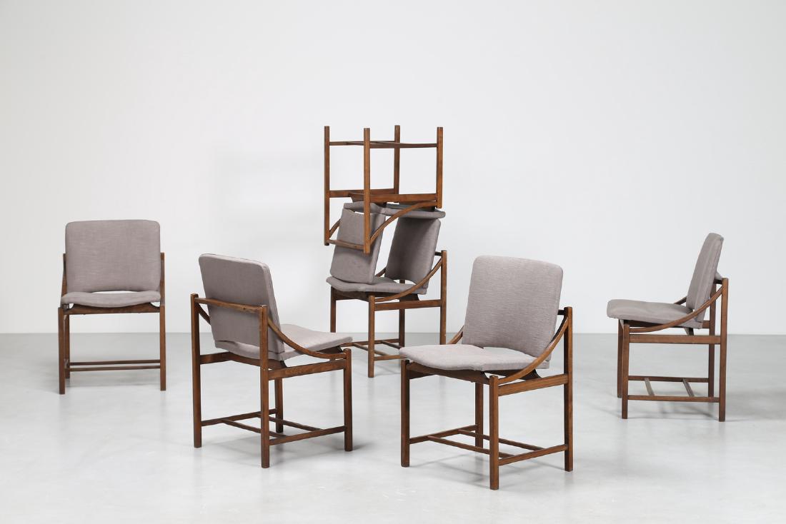 MANIFATTURA ITALIANA  Sei sedie in legno e tessuto, (1 of 5)