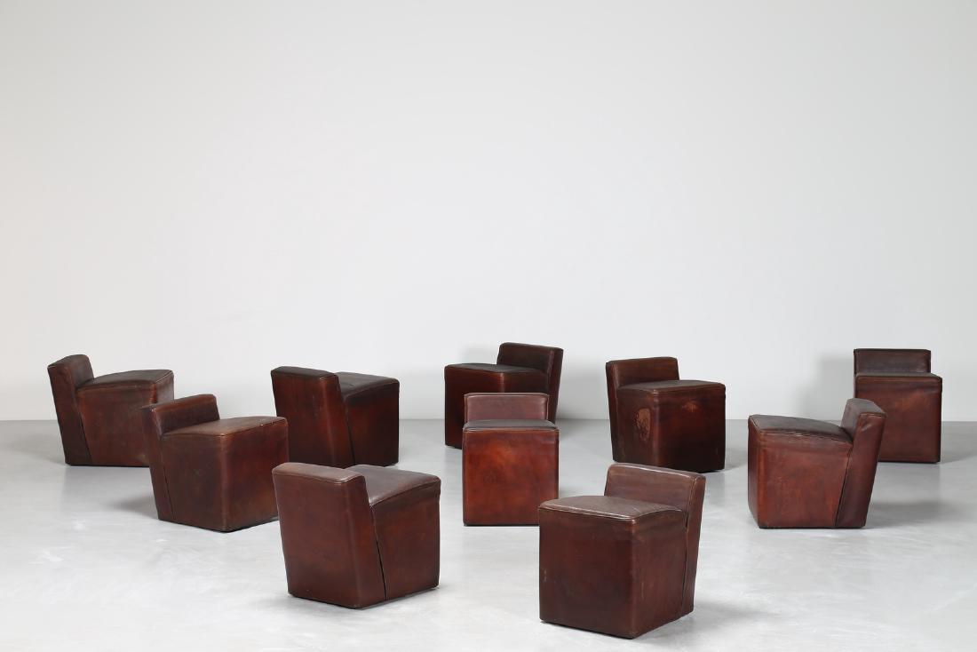 MANIFATTURA ITALIANA  Dieci pouf con struttura in legno (1 of 6)