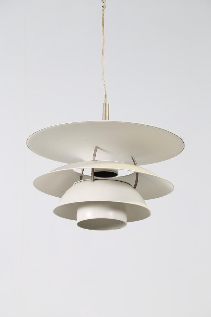 EBBE CHRISTENSEN, SOPHUS FRANDSEN, POUL HENNINGSEN: EBBE CHRISTENSEN, SOPHUS FRANDSEN, POUL HENNINGSEN Lampada a sospensione in alluminio verniciato, mod. Charlottenborg, per Luis Poulsen . -. Cm 58,00 x 40,00.