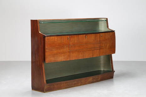 DASSI M.M. Credenza in palissandro con piano sospeso: DASSI M.M. Credenza in palissandro con piano sospeso in vetro e dettagli in ottone, produzione Mobili Dassi Lissone, anni 50. -. Cm 194,00 x 131,00 x 47,00.