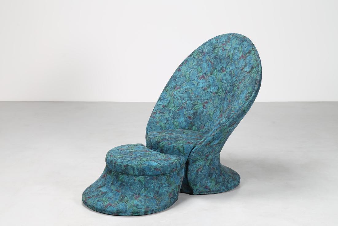 GIOVANNI TRAVASA Poltrona con pouf, struttura in legno (1 of 4)