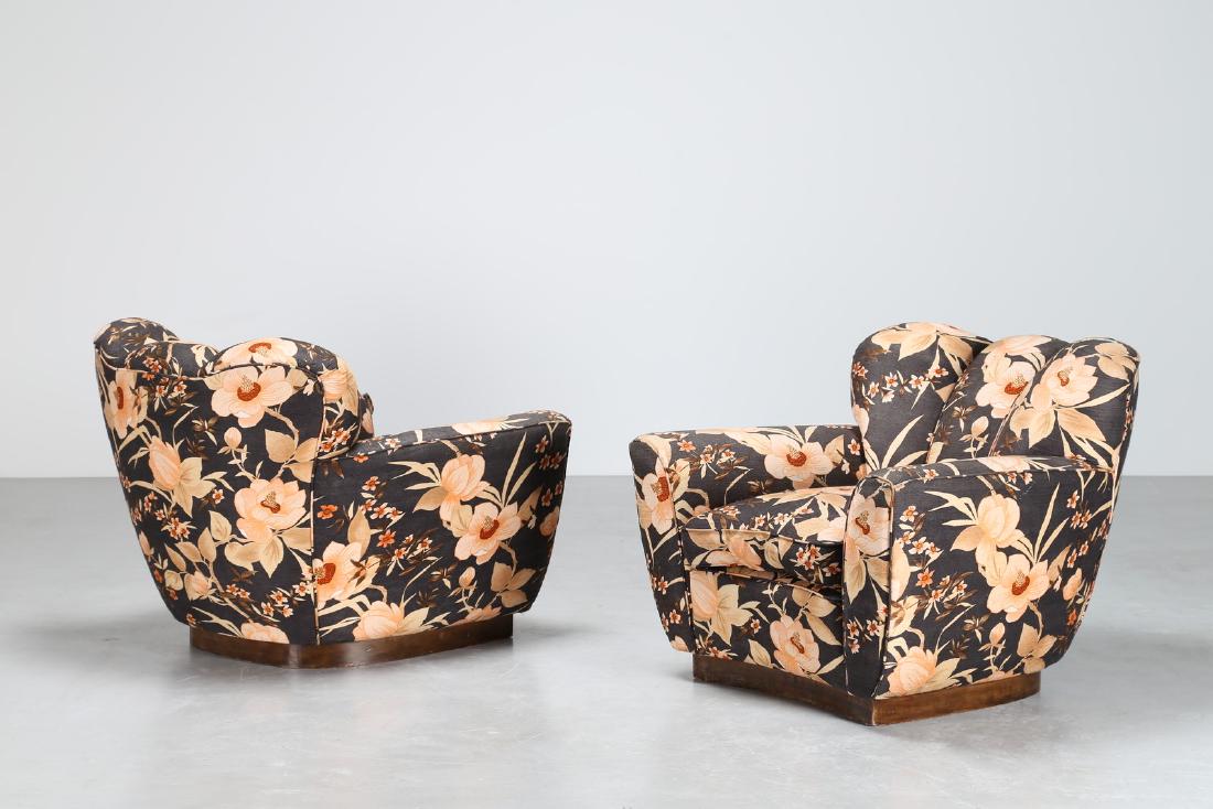 FRATELLI MERATI Coppia di poltrone in legno e tessuto (1 of 6)