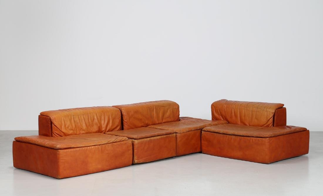 CLAUDIO SALOCCHI Divano modulare in pelle con struttura (1 of 5)