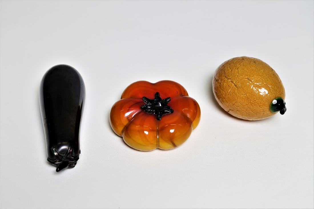 MANIFATTURA MURANO Glass lemon, tomato and aubergine: Glass lemon, tomato and aubergine made using various techniques, 1950s. . .