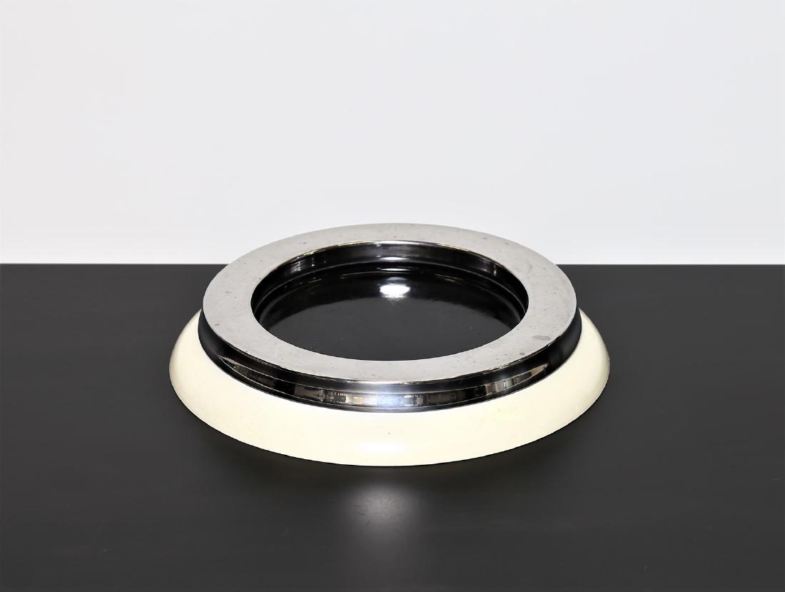 SERGIO ASTI Trinket tray in chromed metal and plastic: Trinket tray in chromed metal and plastic by Kartell, 1970s. . Cm 25,00 x 5,00 x 25,00.