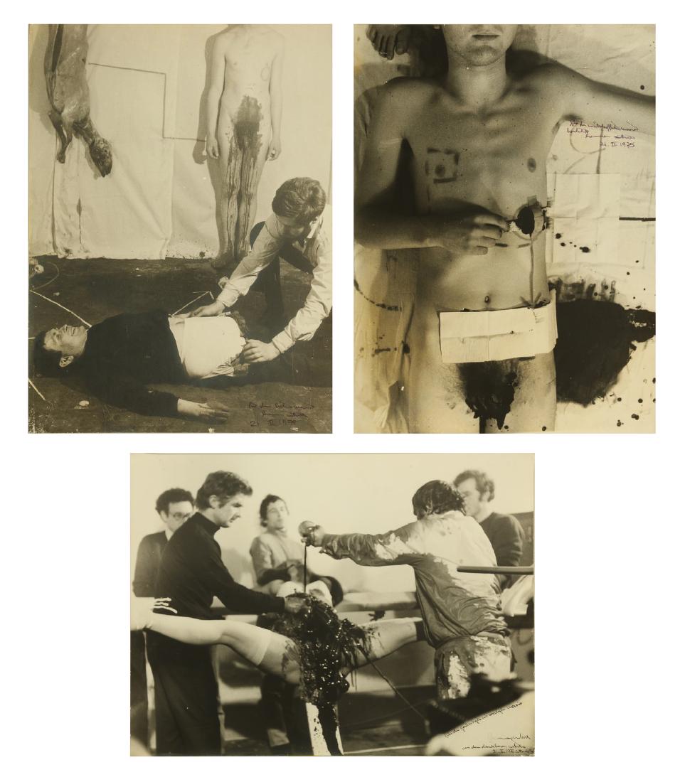 HERMANN NITSCH Lot composed of 3 photos. (1 of 4)