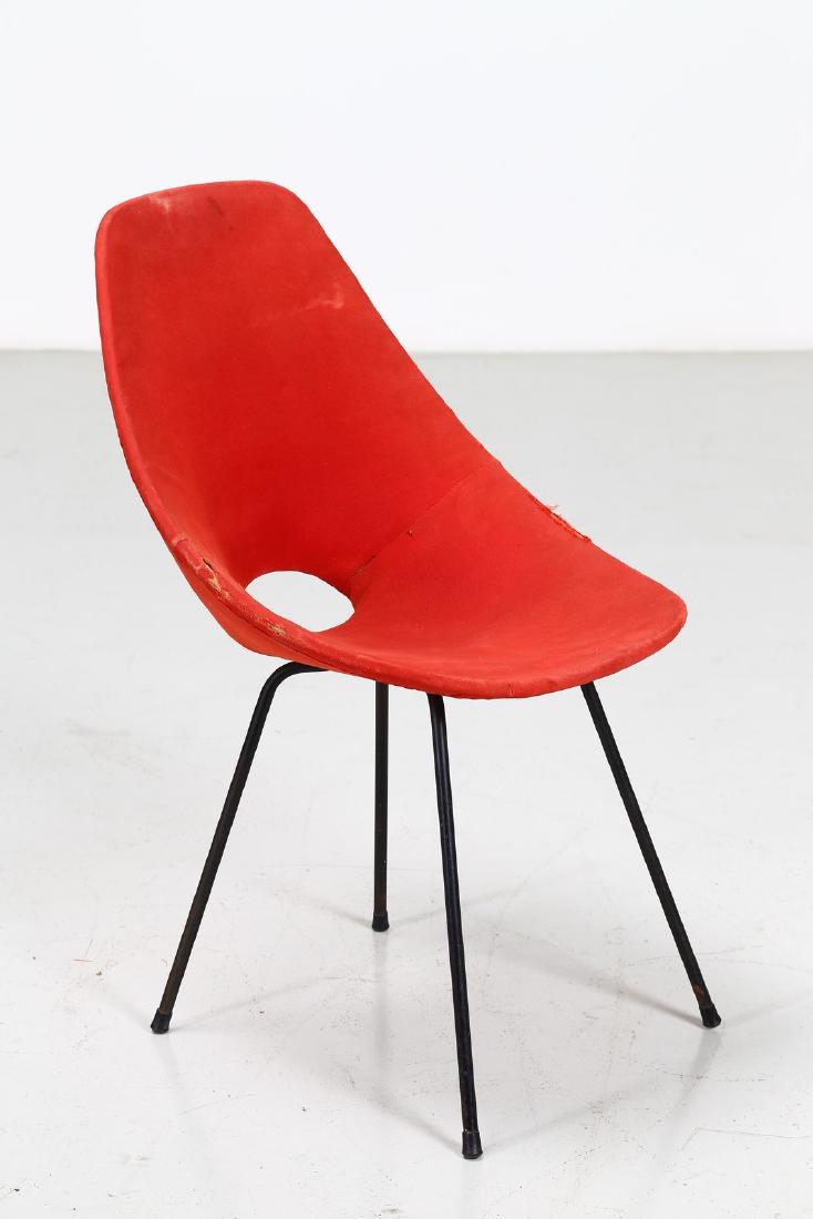 VITTORIO NOBILI Sedia in tondino di ferro, compensato: Sedia in tondino di ferro, compensato curvo e tessuto, mod. Medea, per Fratelli Tagliabue anni 50. . Cm 47,00 x 83,00 x 56,00.