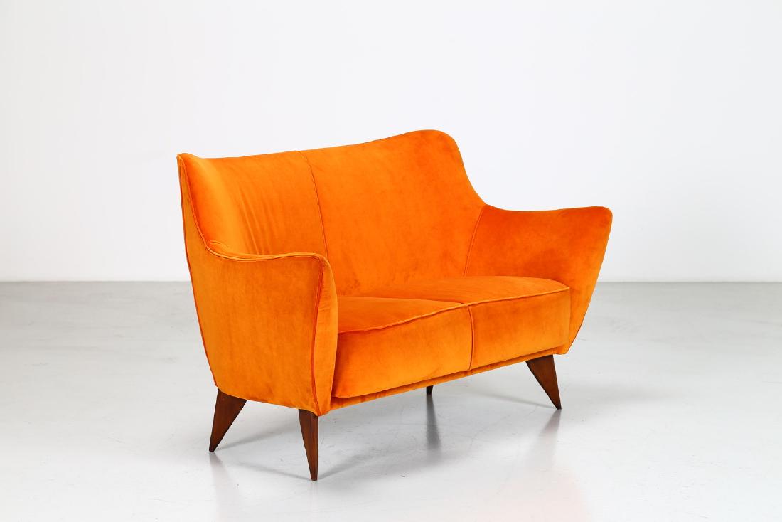 GUGLIELMO VERONESI Divanetto due posti, mod. Perla per (1 of 6)