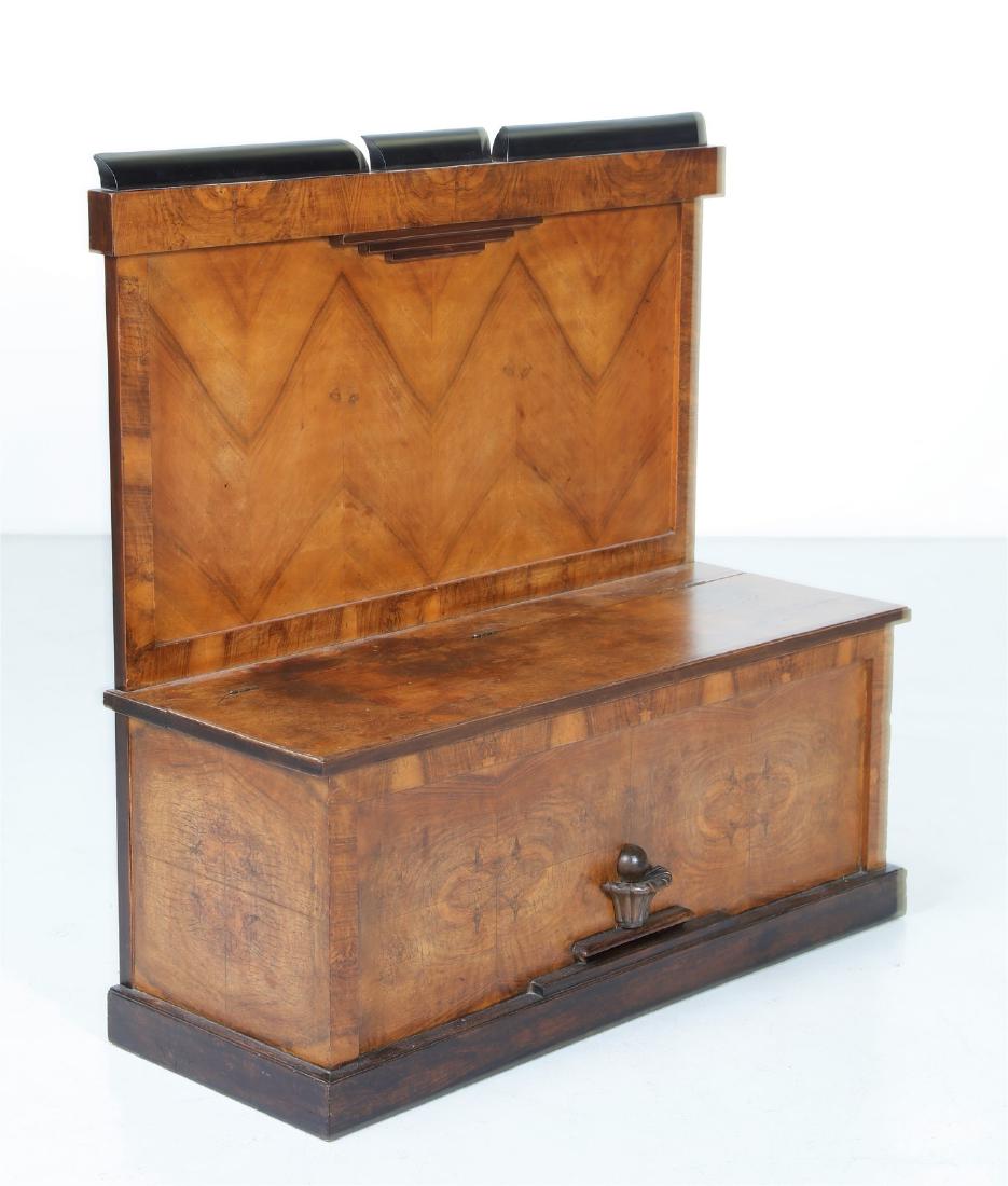 GIOVANNI GUERRINI DecÃ² bench.: DecÃ² bench. Walnut burl. Cm 114,50 x 116,50 x 44,00. Walnut structure with brass details. Openable compartment, made by Ebanisteria Casalini Faenza, 30s.
