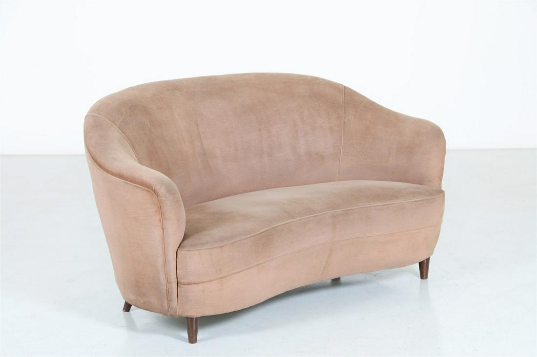 GIO PONTI Sofa. (1 of 7)