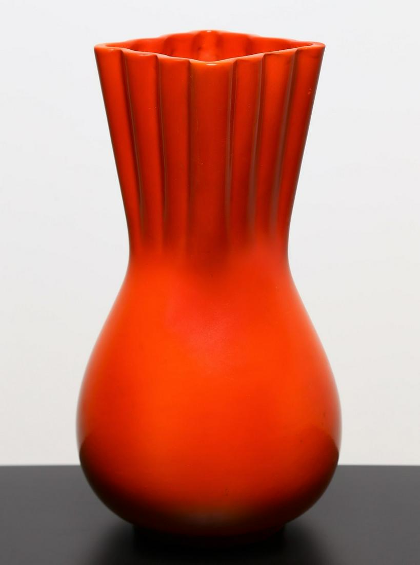 GIOVANNI GARIBOLDI Vase. (1 of 4)