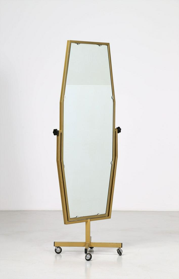 MANIFATTURA ITALIANA Tailoring mirror.: ITALIAN MANUFACTURE Tailoring mirror. Mirrored crystal and brass. Cm 76,00 x 185,00 x 44,00.