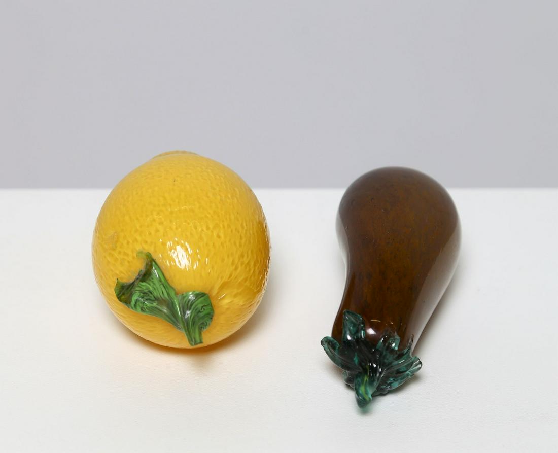 MANIFATTURA MURANESE Lemon and aubergine, 50s.: Lemon and aubergine, 50s. Murano glass. Cm 6,00 x 13,00 x 6,00. Lemon size: 12cm x 8cm x 8cm. Defects.