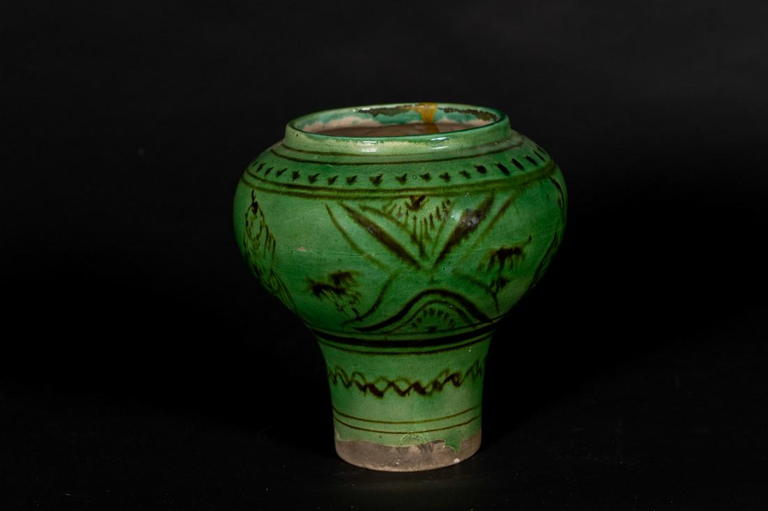 Arte Cinese  A green-glazed painted â€œcizhouâ€ (1 of 3)