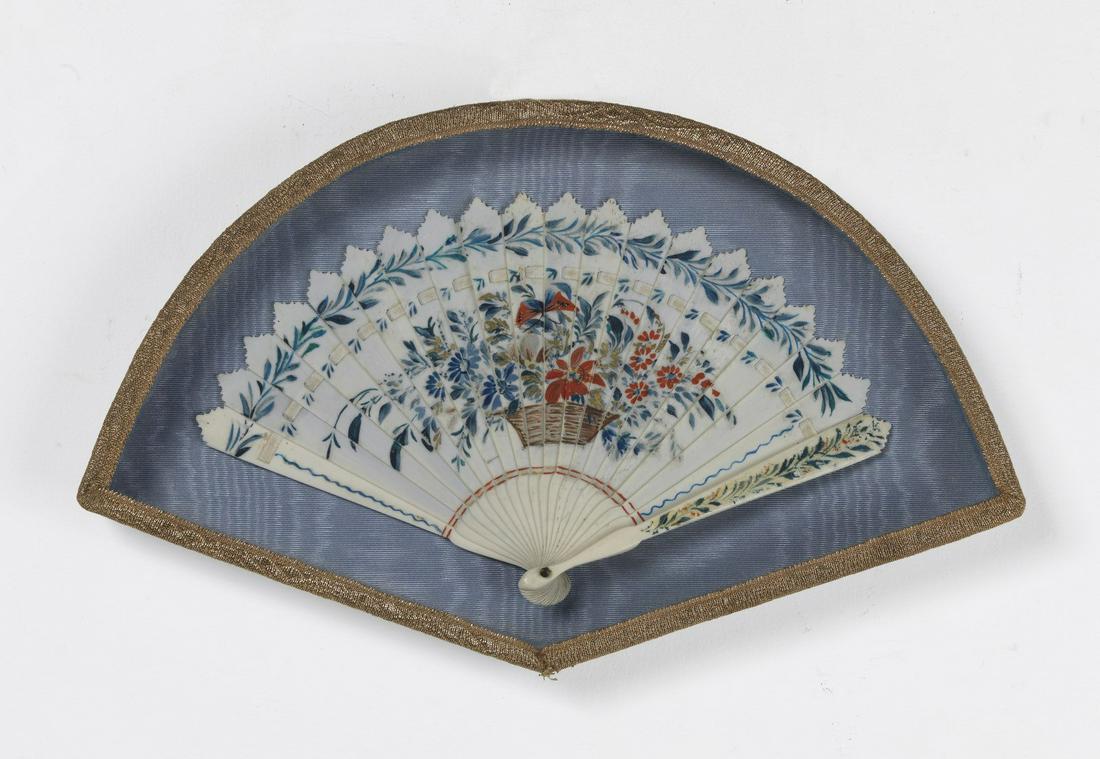 MANIFATTURA DEL XIX SECOLO  Folding fan in (1 of 2)