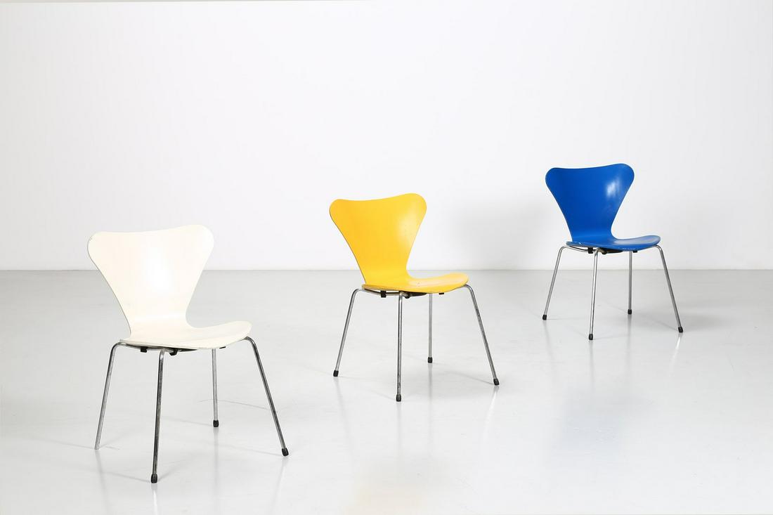 ARNE JACOBSEN Three chairs model 3107, produced by (1 of 1)