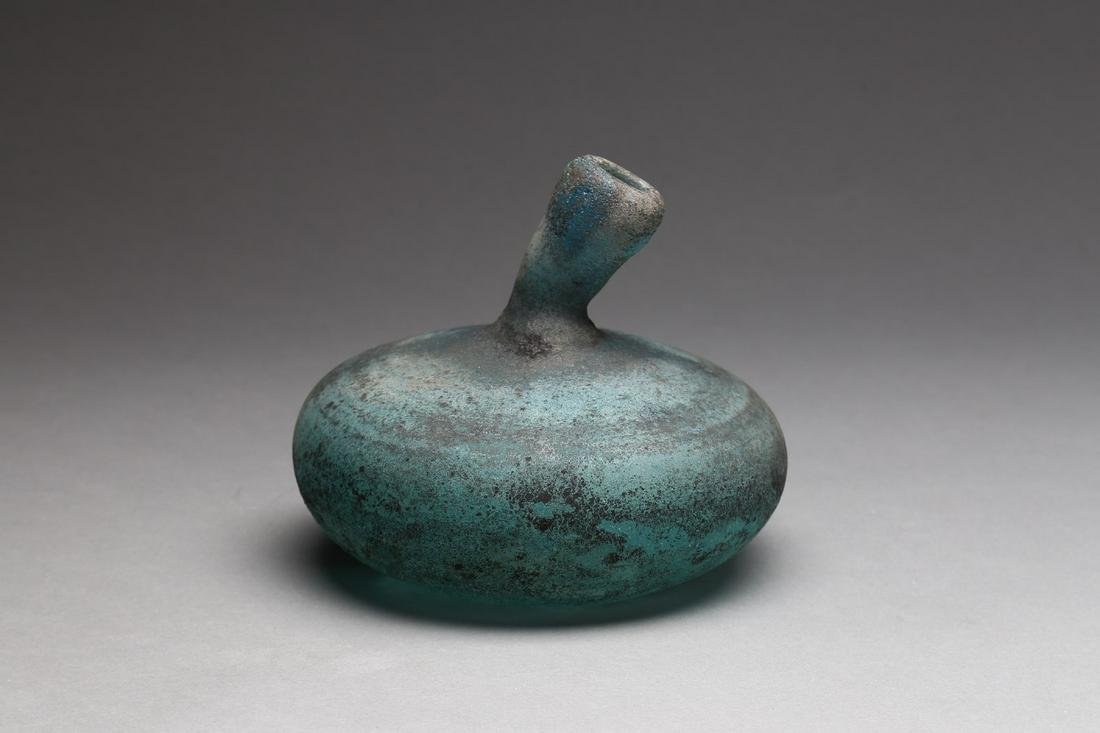 VETRERIA CENEDESE  Blue glass vase, surface decorated (1 of 1)