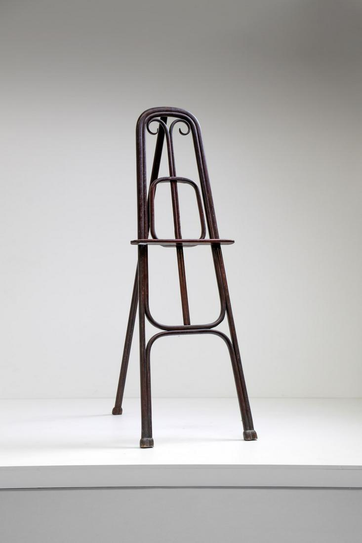THONET, VIENNA Easel, 50s.: Easel, 50s. Stained wood. Cm 63,00 x 180,00. 1446