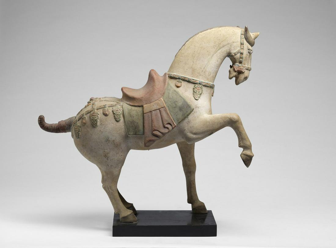 Arte Cinese  An earthenware Tang style horse China, (1 of 4)