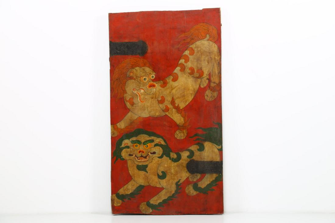 Arte Himalayana  A large wooden door painted with lions (1 of 4)